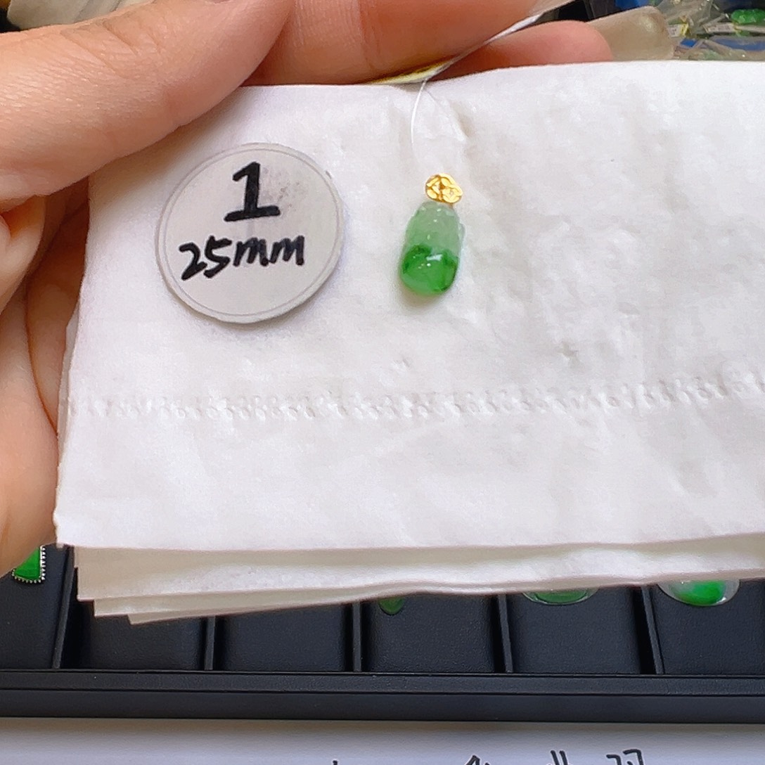 翡翠颈饰18K金镶嵌翡翠