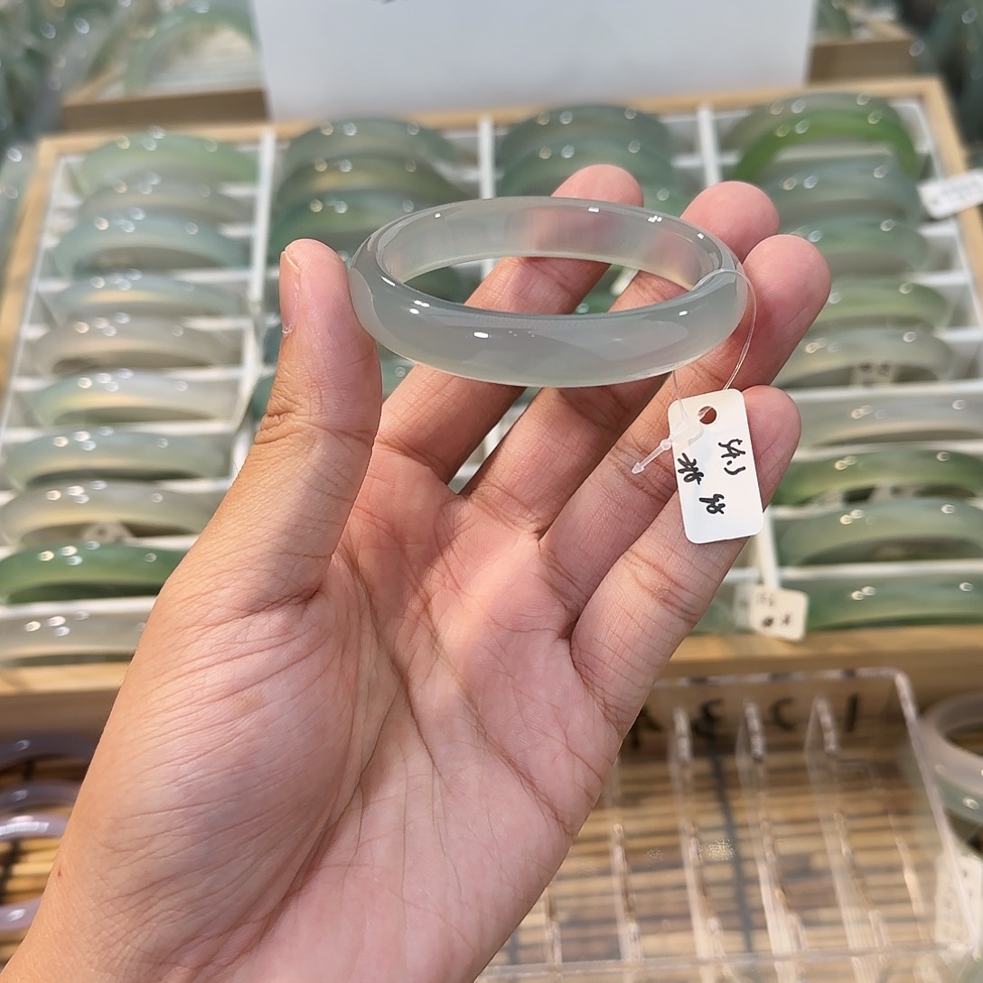 玛瑙/玉髓未镶嵌手镯圈口54.3
