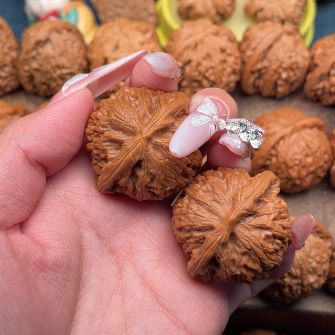 文玩核桃把件全品精配红皮满肉宫灯41