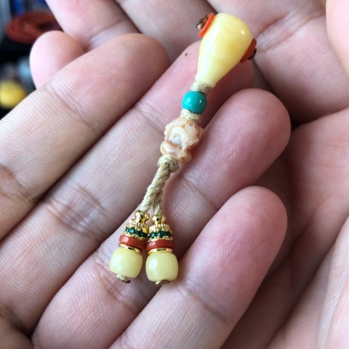 蜜蜡珠宝奇石未镶嵌