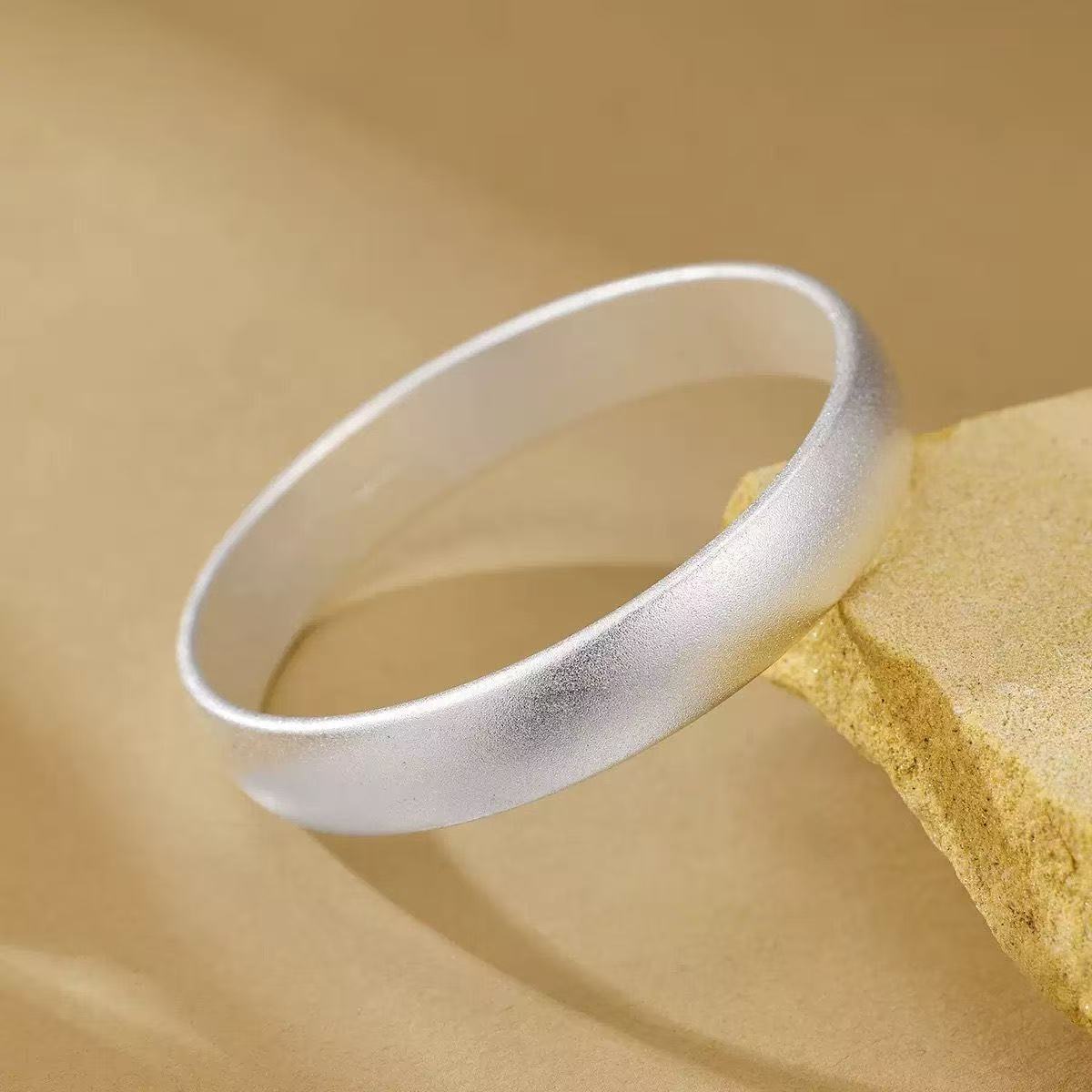 999.9银古法磨砂大轮胎闭口镯