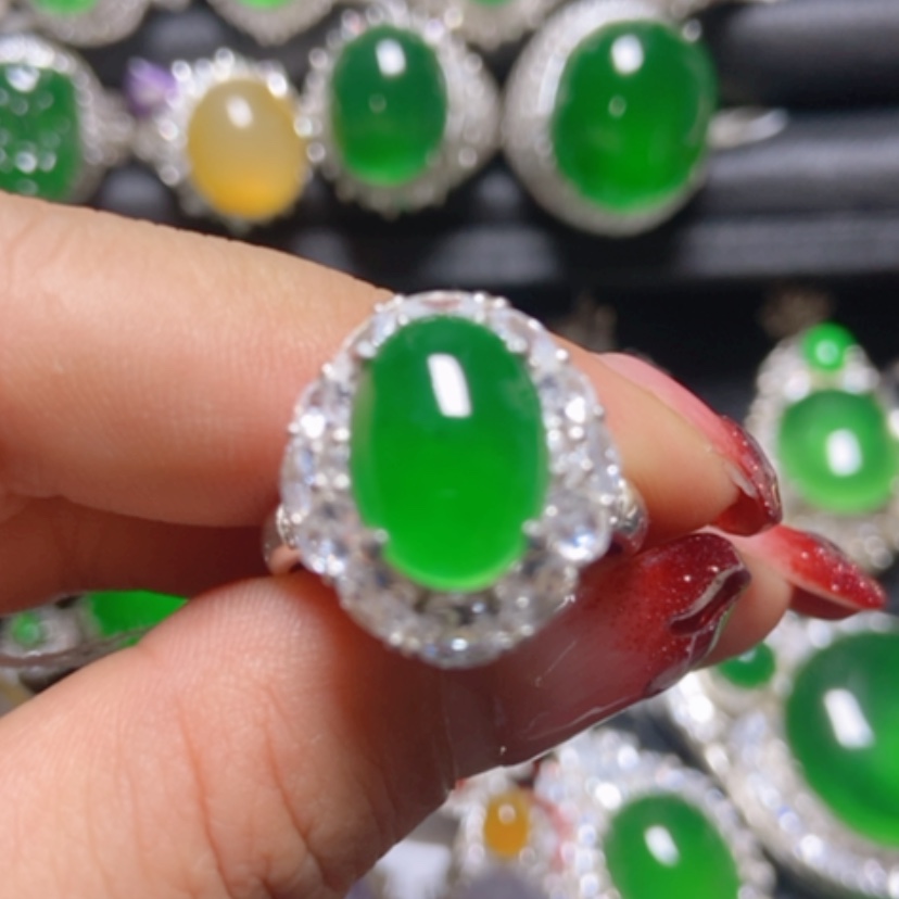 【闪购商品】翡翠颈饰银S925镶嵌翡翠