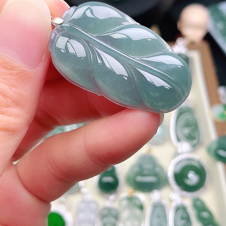 颈饰银S925镶嵌翡翠吊坠