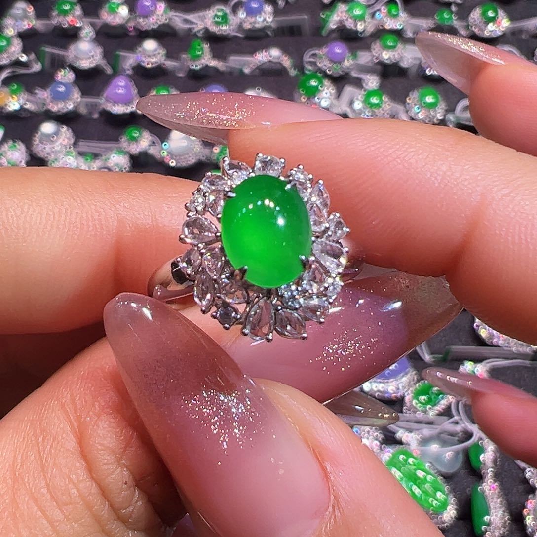 翡翠18K金镶嵌戒指翡翠