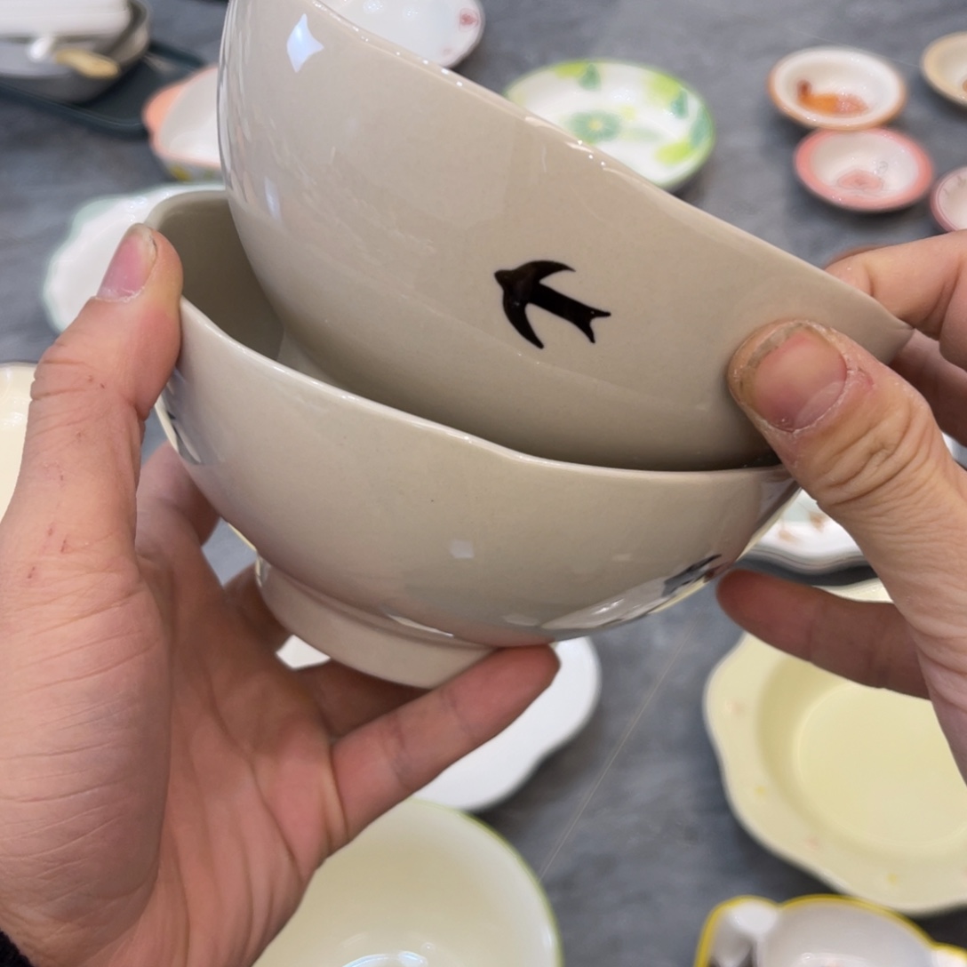 陶瓷微瑕餐具介意勿拍，满18飞！