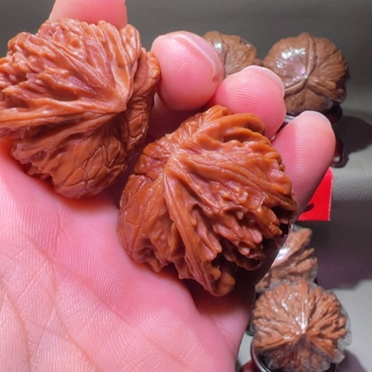 把件文玩核桃顶级公蛇鸡冠蛇正勾眼镜蟒蛇宫灯