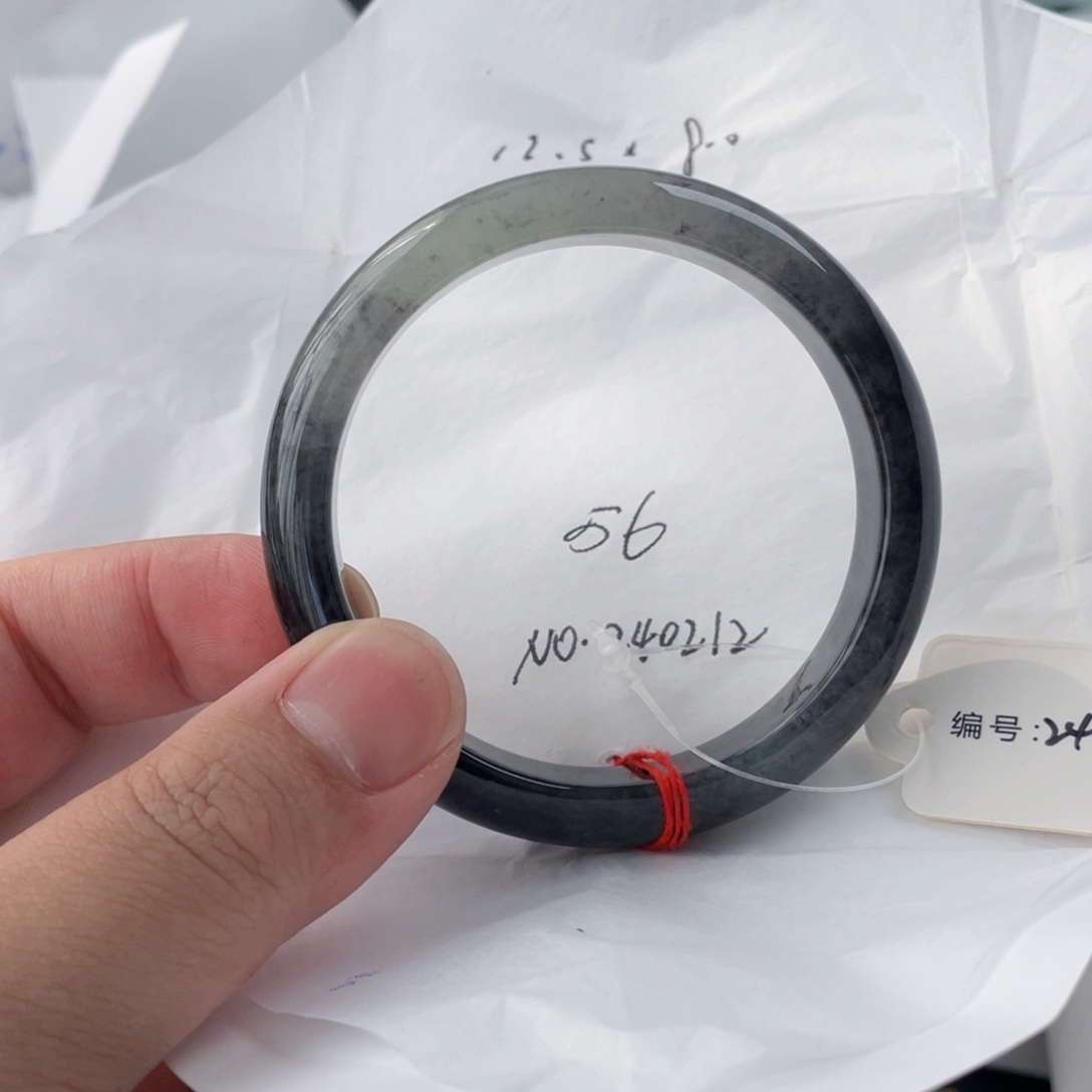 翡翠手镯未镶嵌奇**妮56正圈