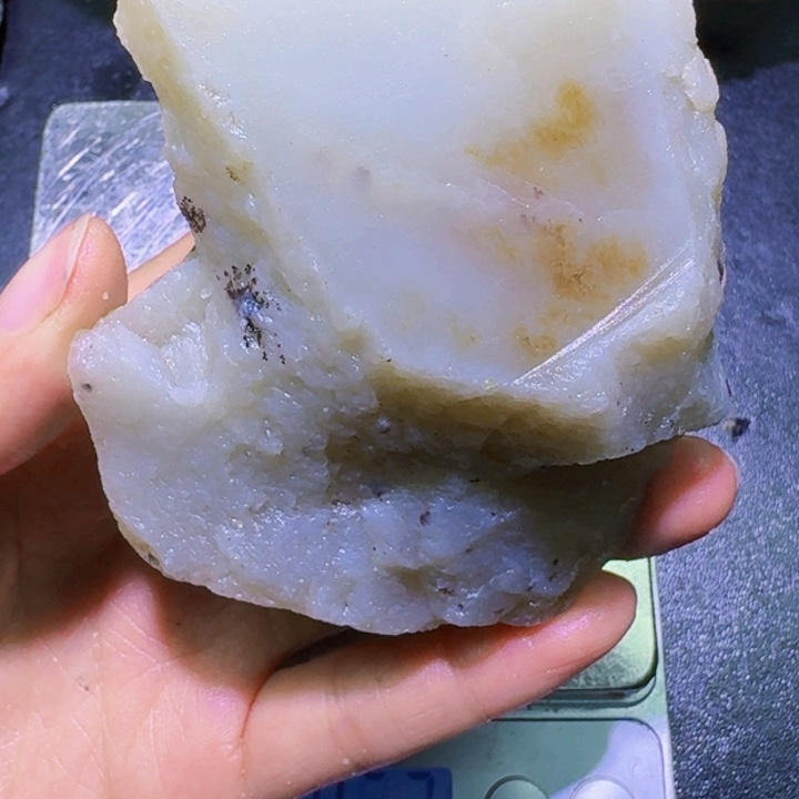 未镶嵌和田玉（糖玉）珠宝半成品