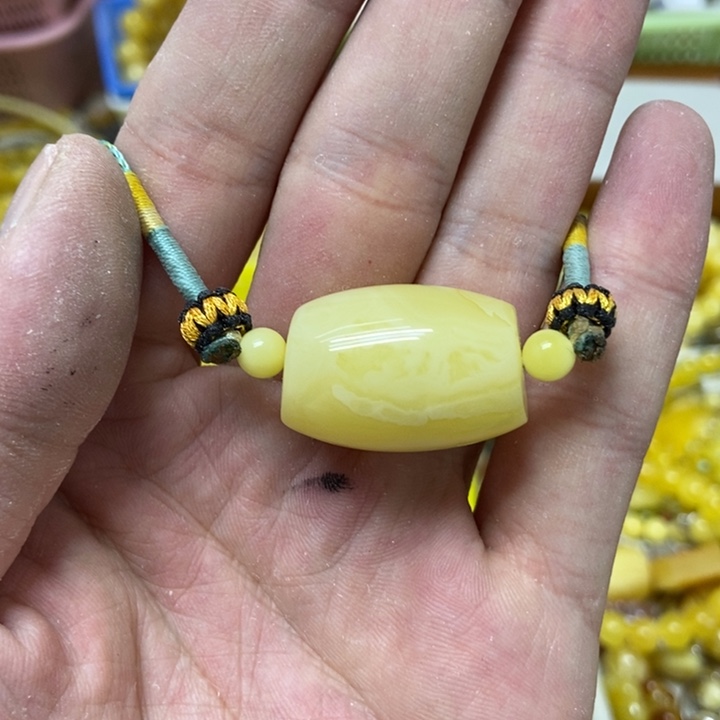 蜜蜡未镶嵌裸石吊坠