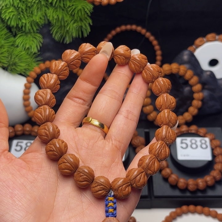 南***生龙纹桃核玉龙脊14