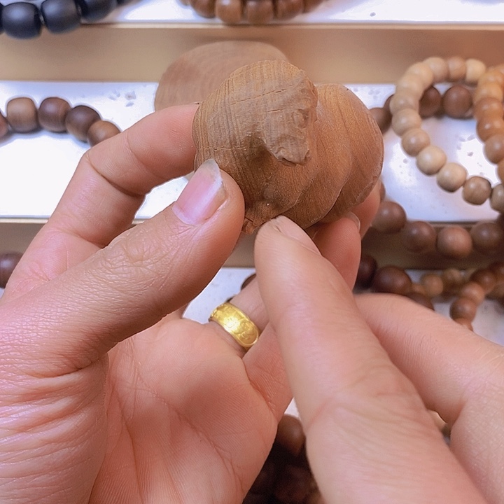 檀香木其他焦糖。。