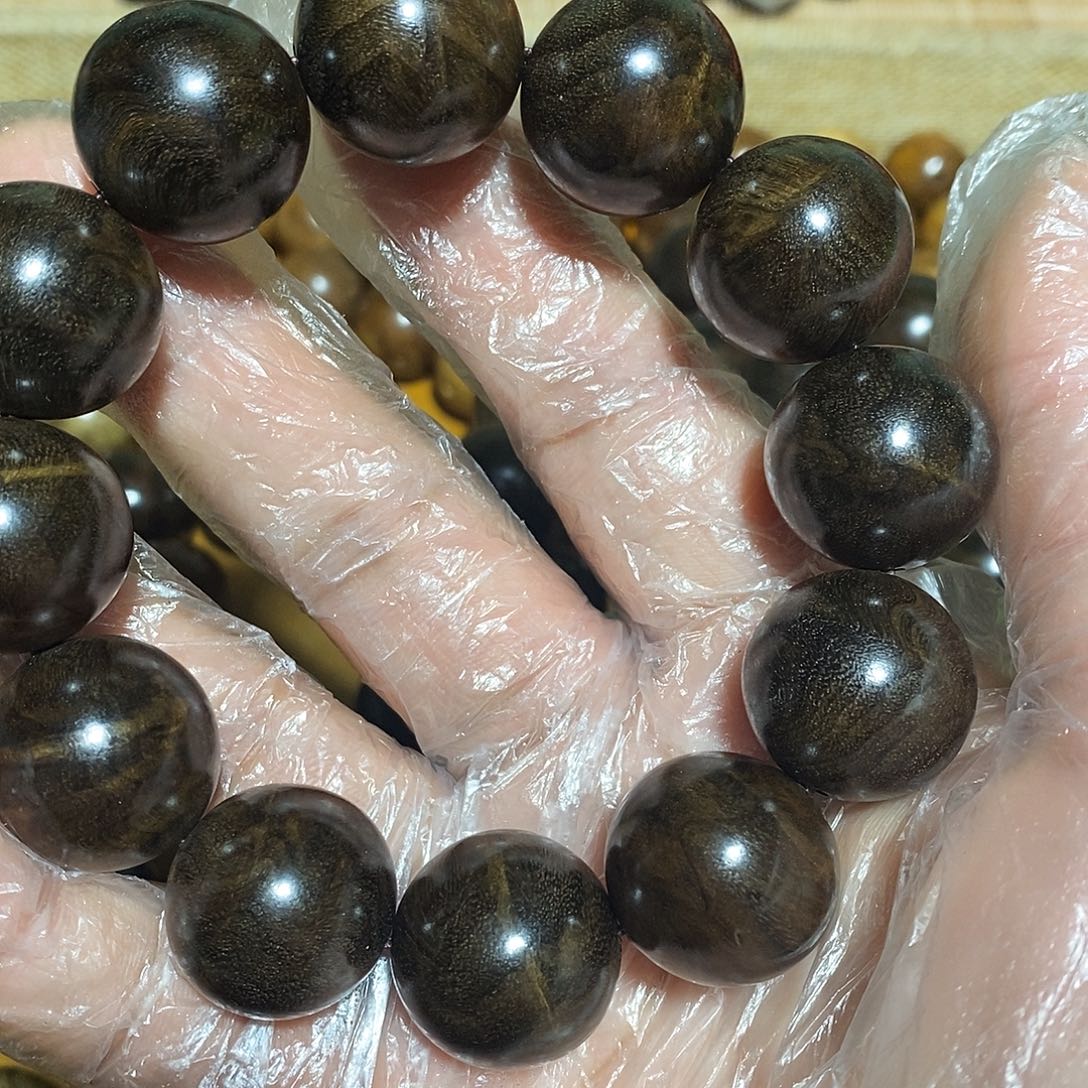 金丝楠?***年小叶阴沉2.0手串