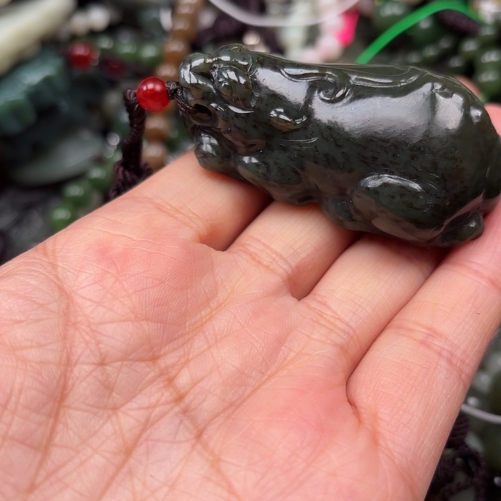 和田玉颈饰未镶嵌