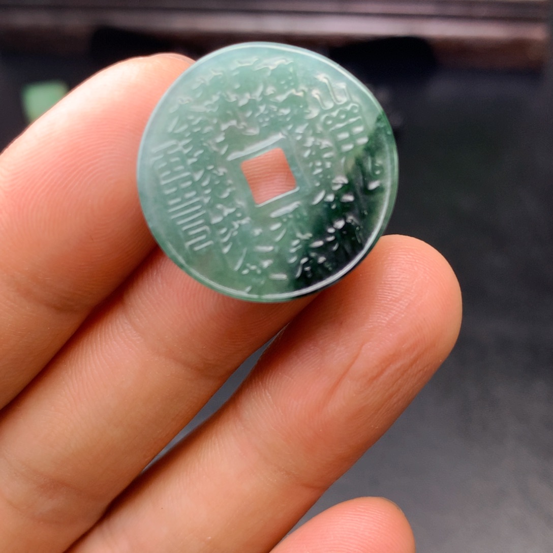 翡翠未镶嵌颈饰翡翠首饰和翡翠珠宝