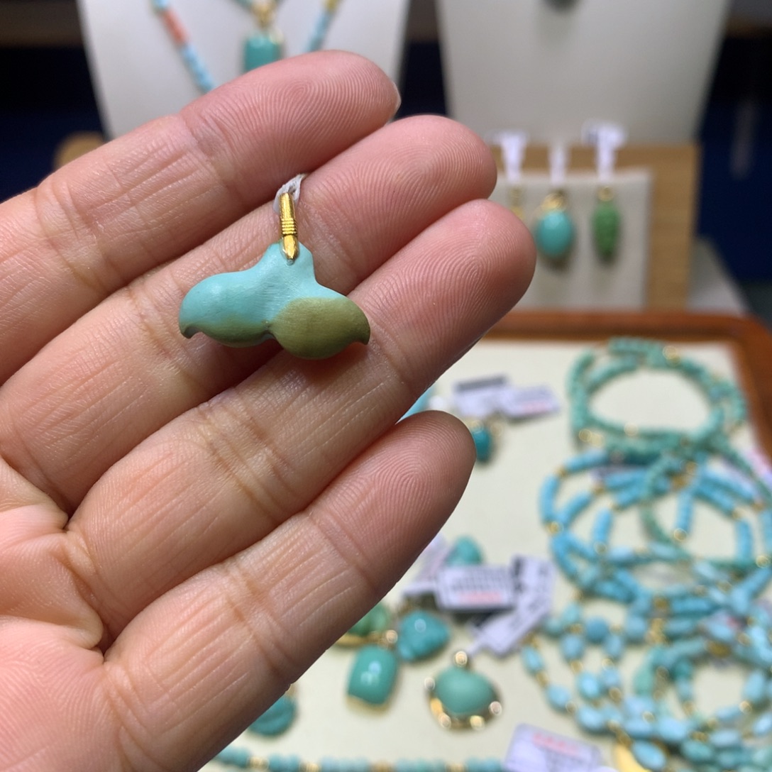 绿松石18K金镶嵌挂件