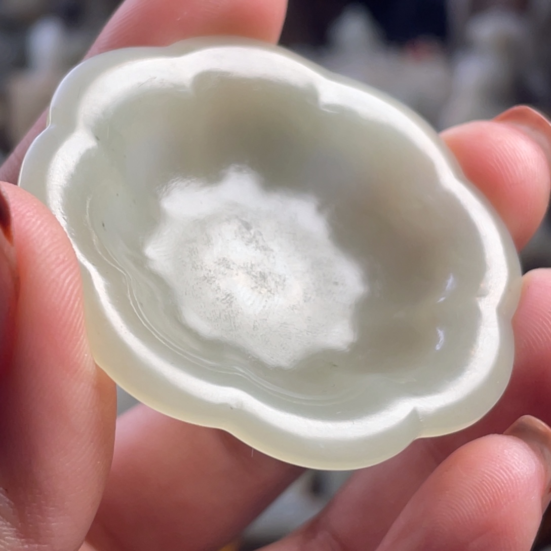 朝***拾和田玉未镶嵌颈饰