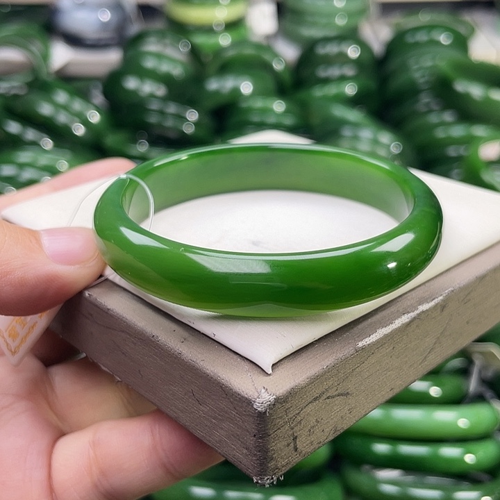 未镶嵌手镯和田玉（碧玉）