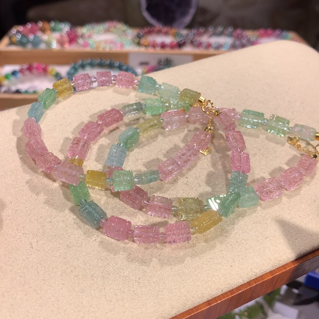 碧玺多样性发货一件未镶嵌