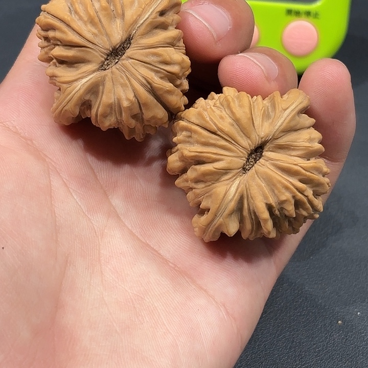 文玩核桃吊坠四座楼