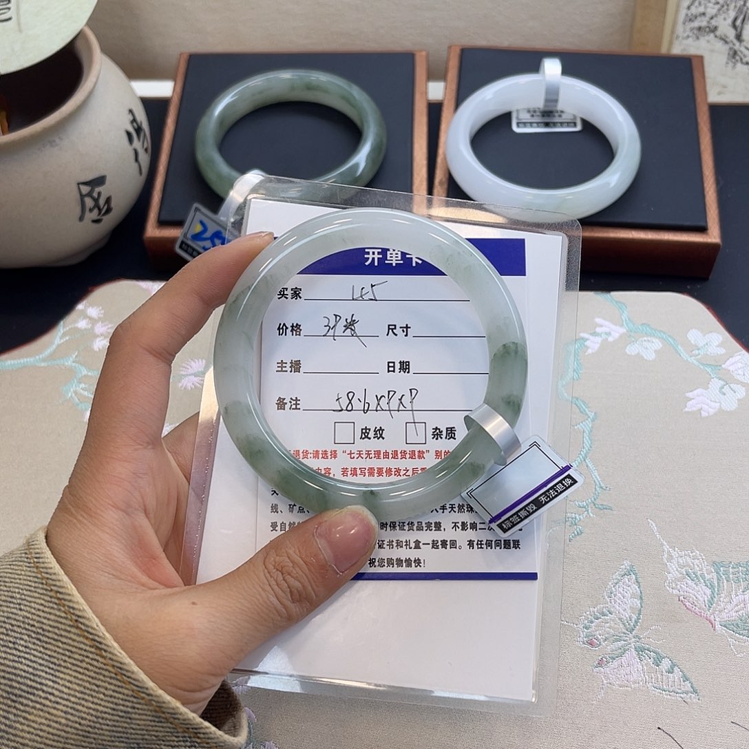 石英质玉未镶嵌手镯45