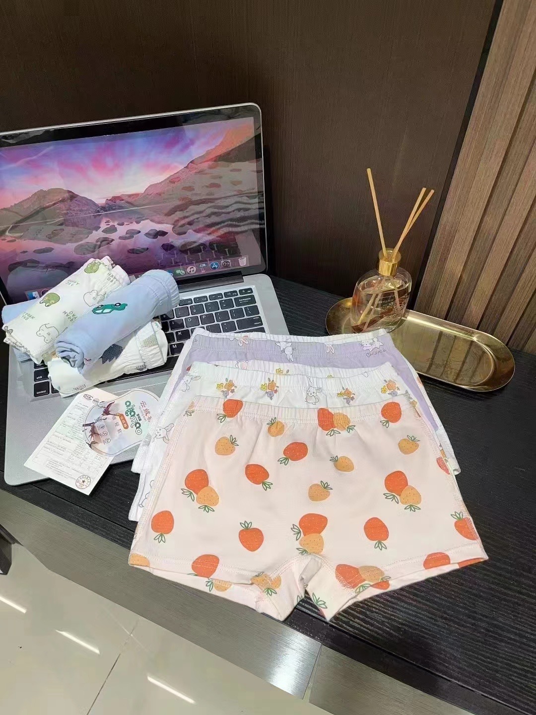 爱啦猫女童长绒棉内裤男童纯棉儿童平角小中大童全棉短裤