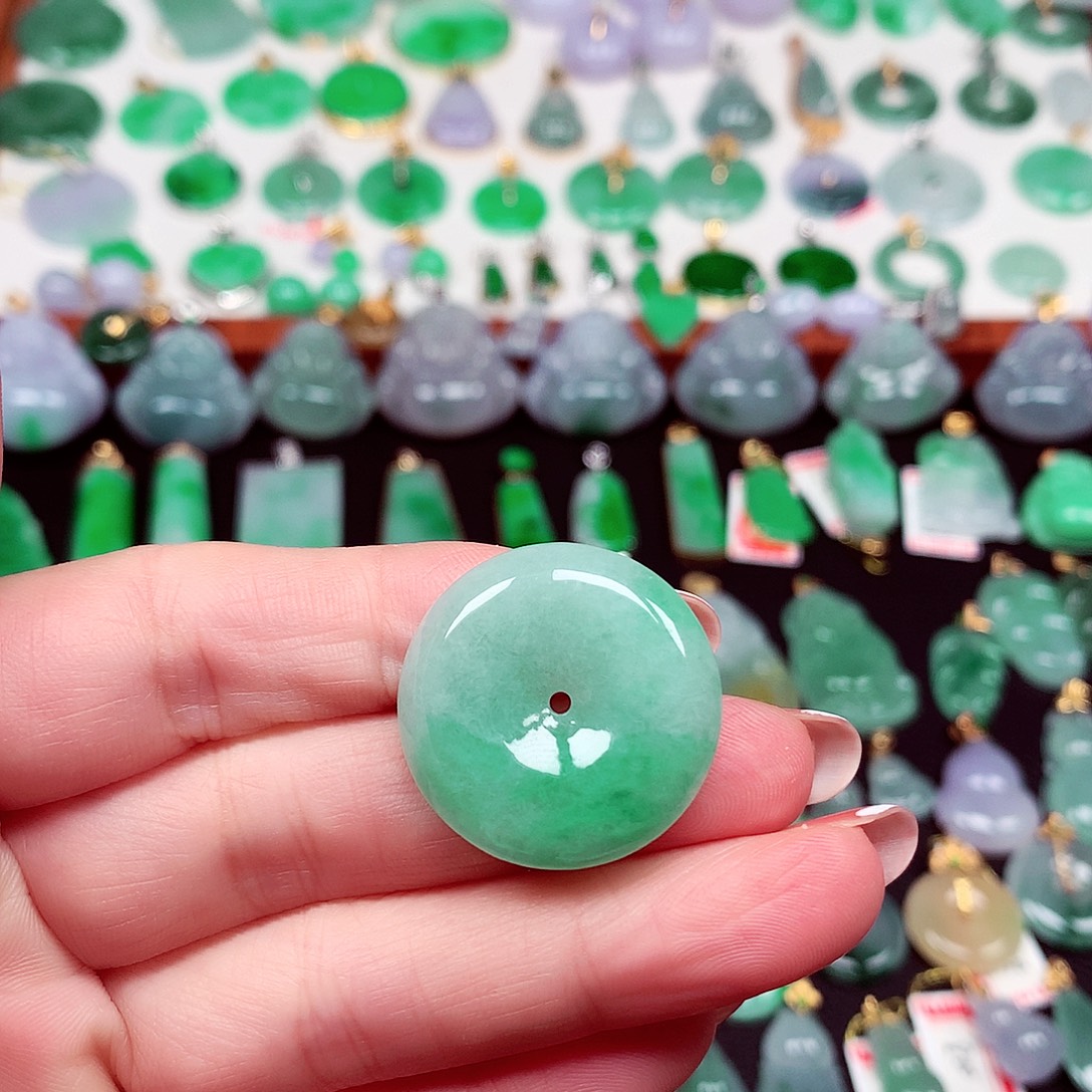 翡翠未镶嵌颈饰天然翡翠A货