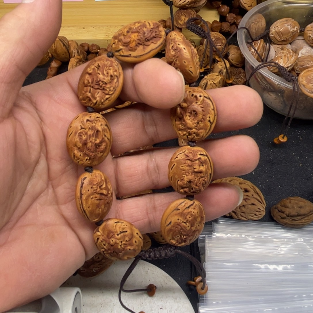 桃核雕刻双面龙的