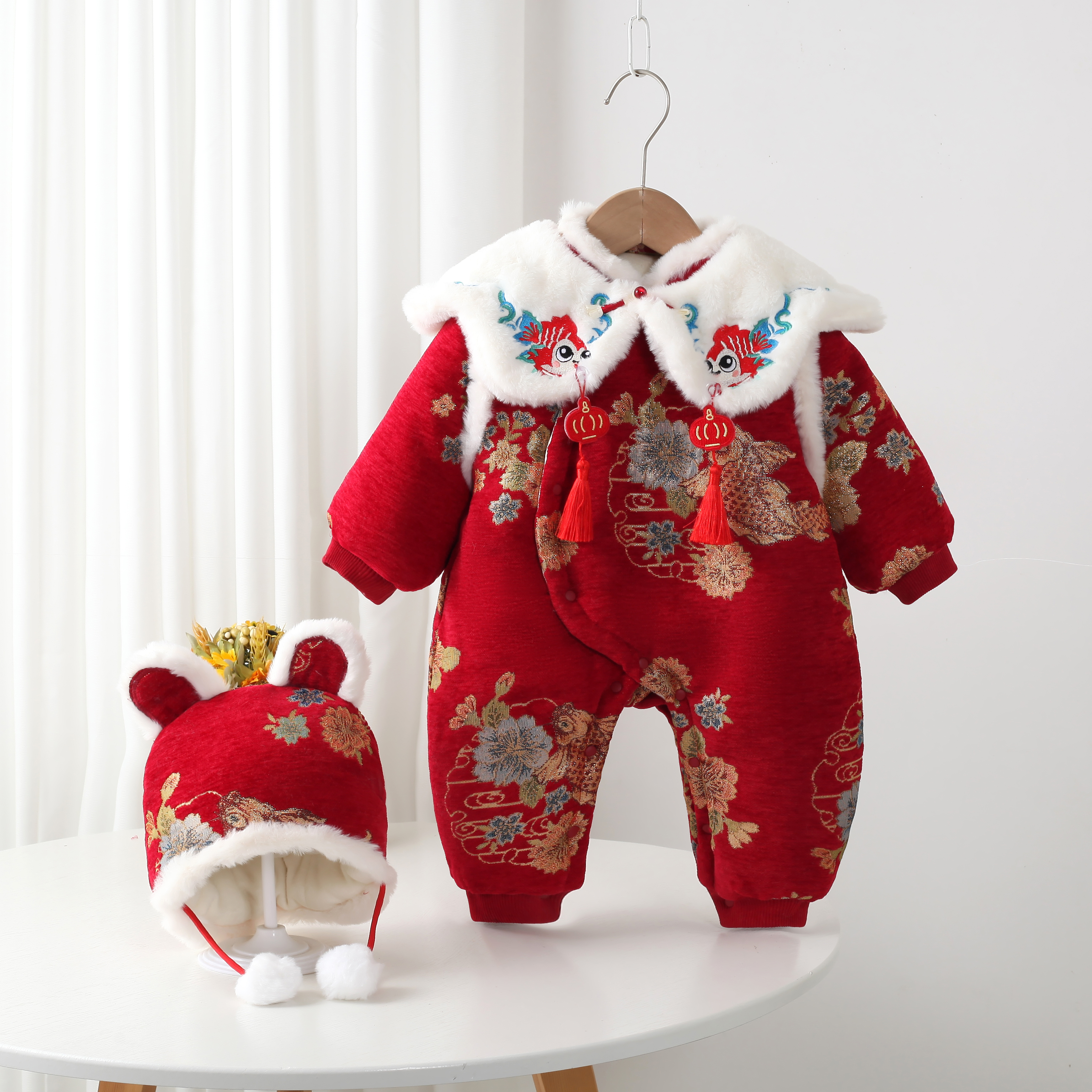 婴幼儿过年拜年外出服装休闲金鱼披肩国风棉哈衣