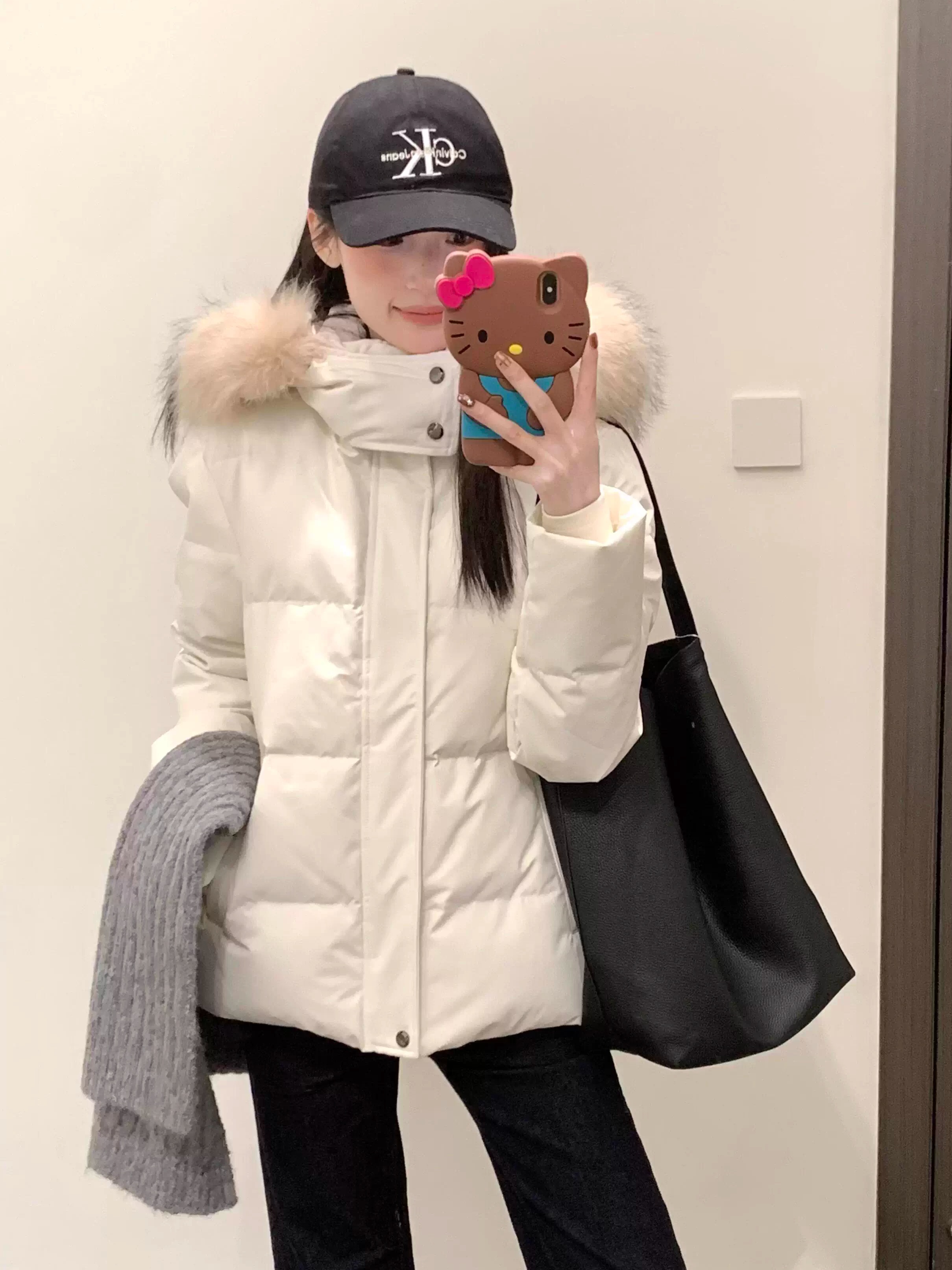 韩系穿搭毛领羽绒服女冬季2025新款爆款设计感小个子收腰显瘦外套