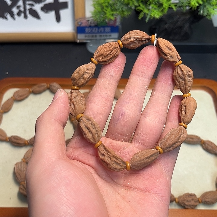 文玩核桃吊坠好*人核桃25