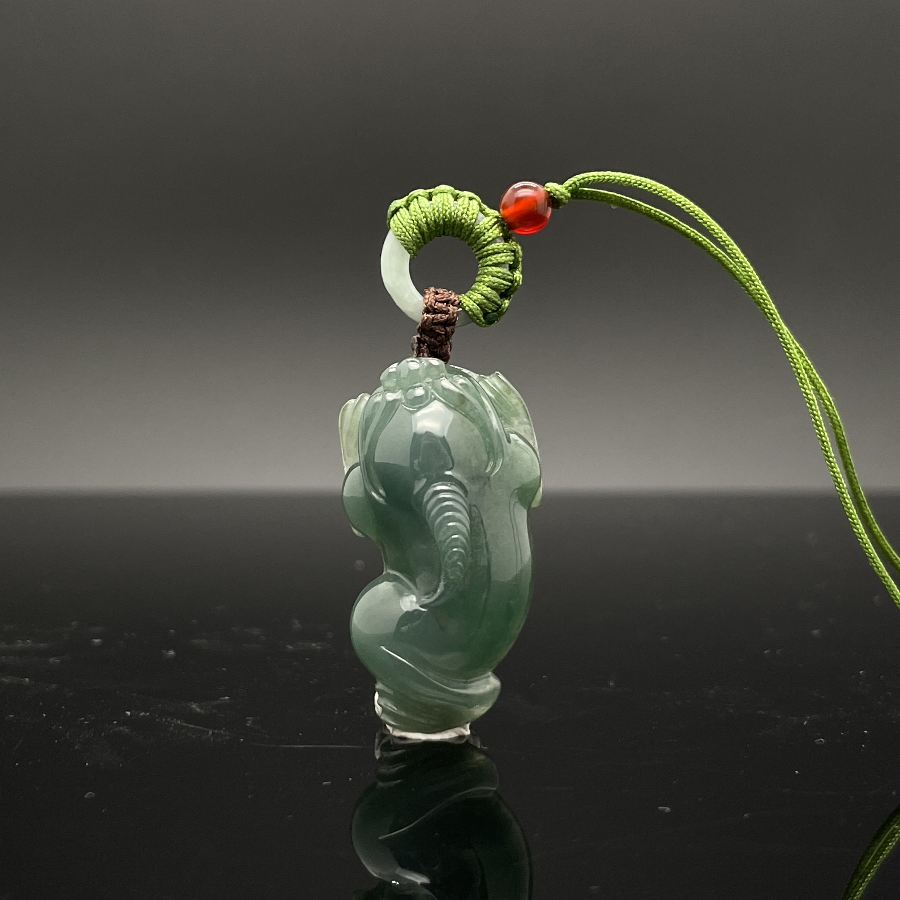 R112   翡翠挂件  MFYZ741506