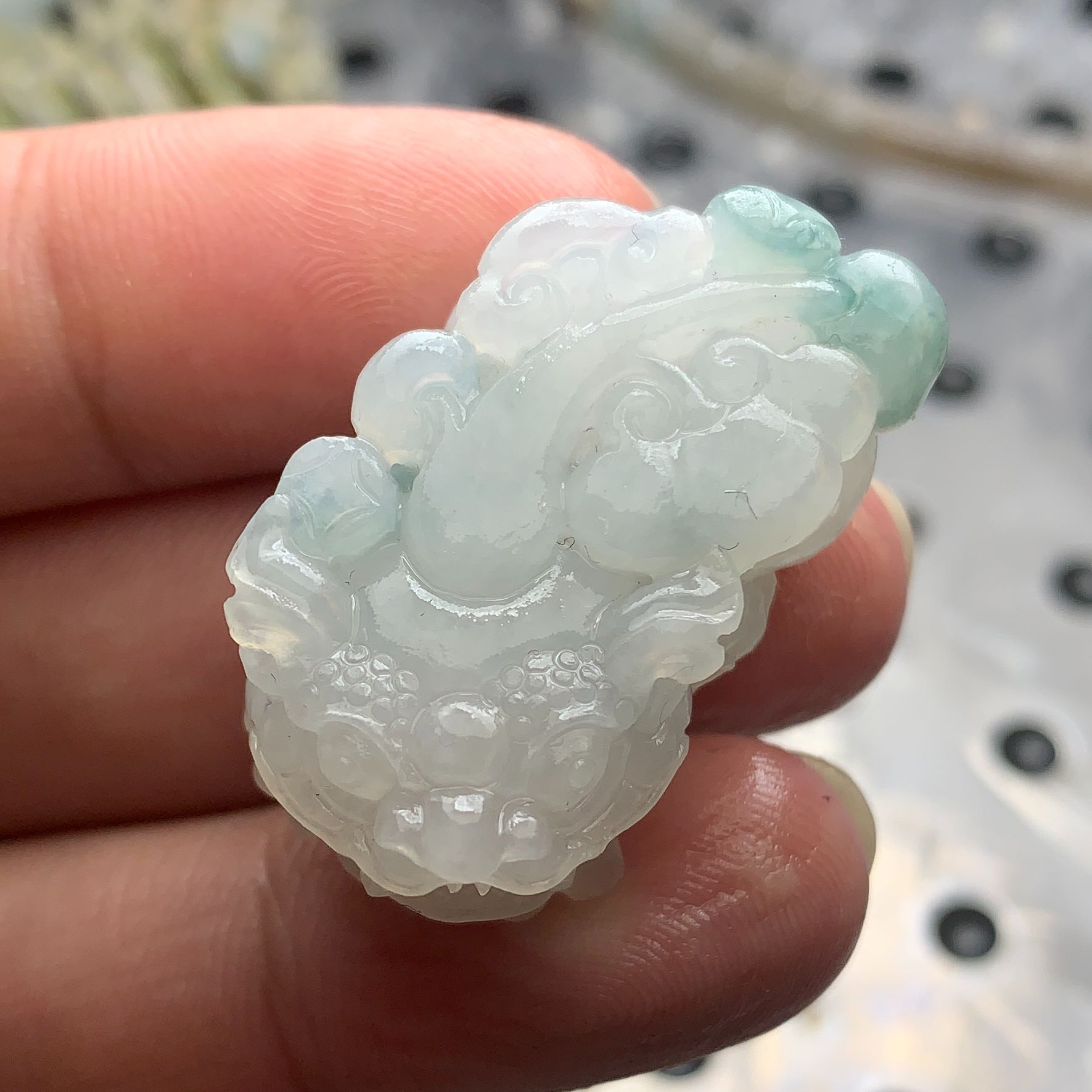 毛货飘花口含珠貔貅吊坠