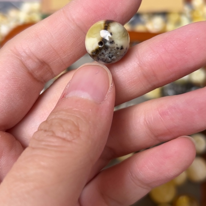 蜜蜡未镶嵌裸石12.9mm一个