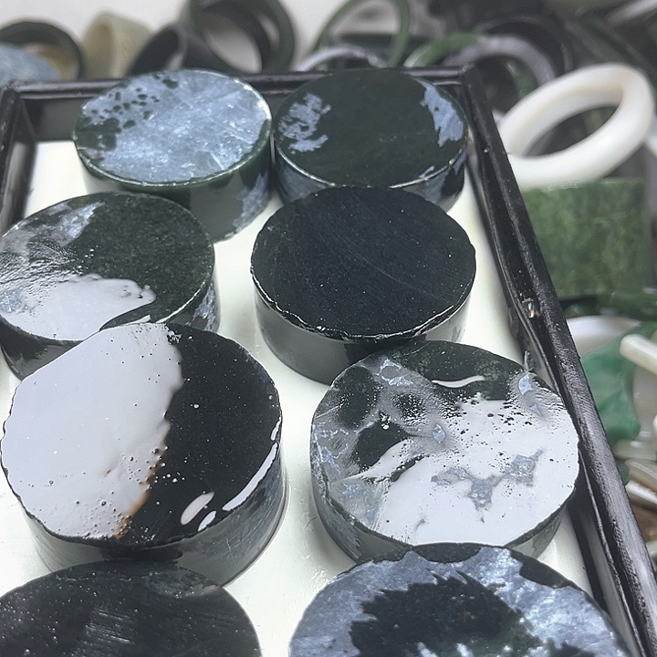 和田玉（糖玉）和田玉边角料9K金镶嵌用****界