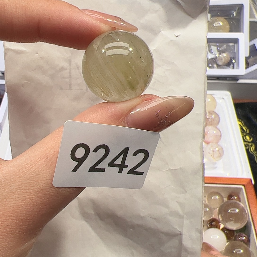 未镶嵌水晶大型摆件（非配饰）