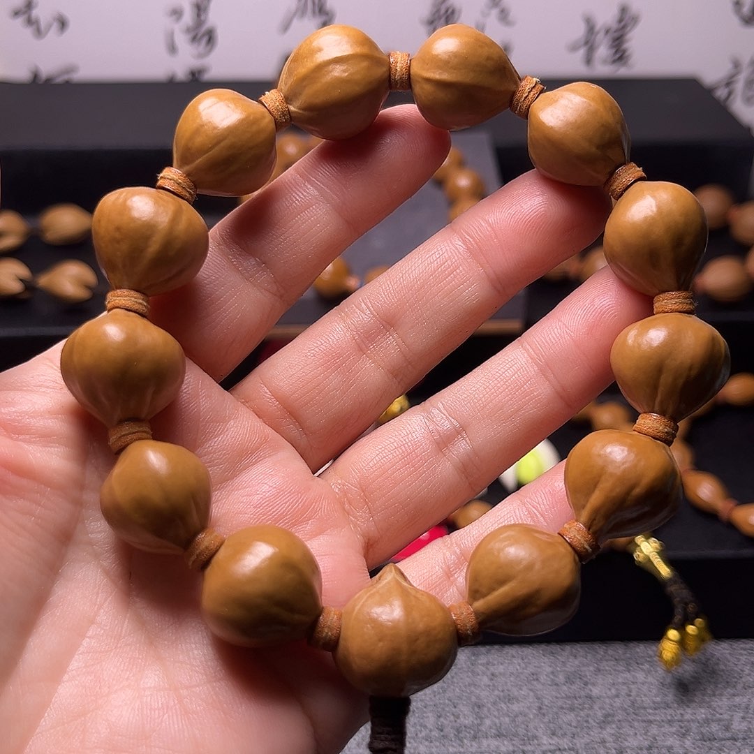 *****橄榄核手串梅林蒜头17.17