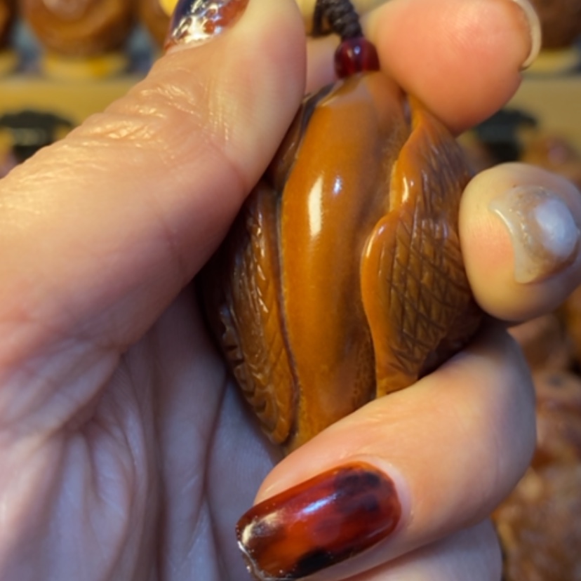 【闪购商品】橄榄核手串/手链风***步精品核雕