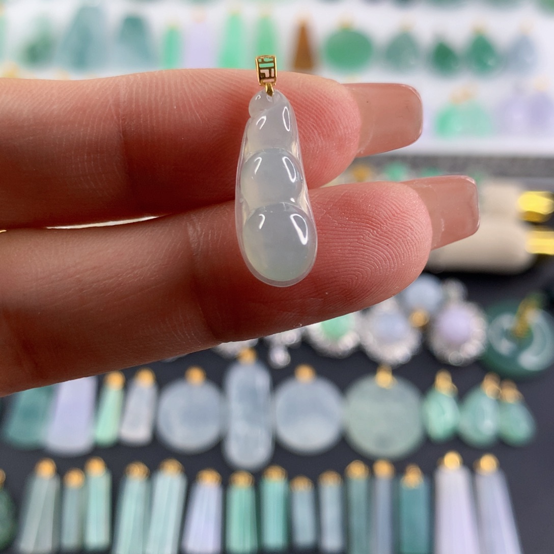 翡翠未镶嵌颈饰缅甸天然A货翡翠 豆子