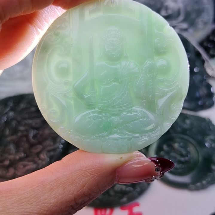 翡翠颈饰未镶嵌天然的A货翡翠多样性发货