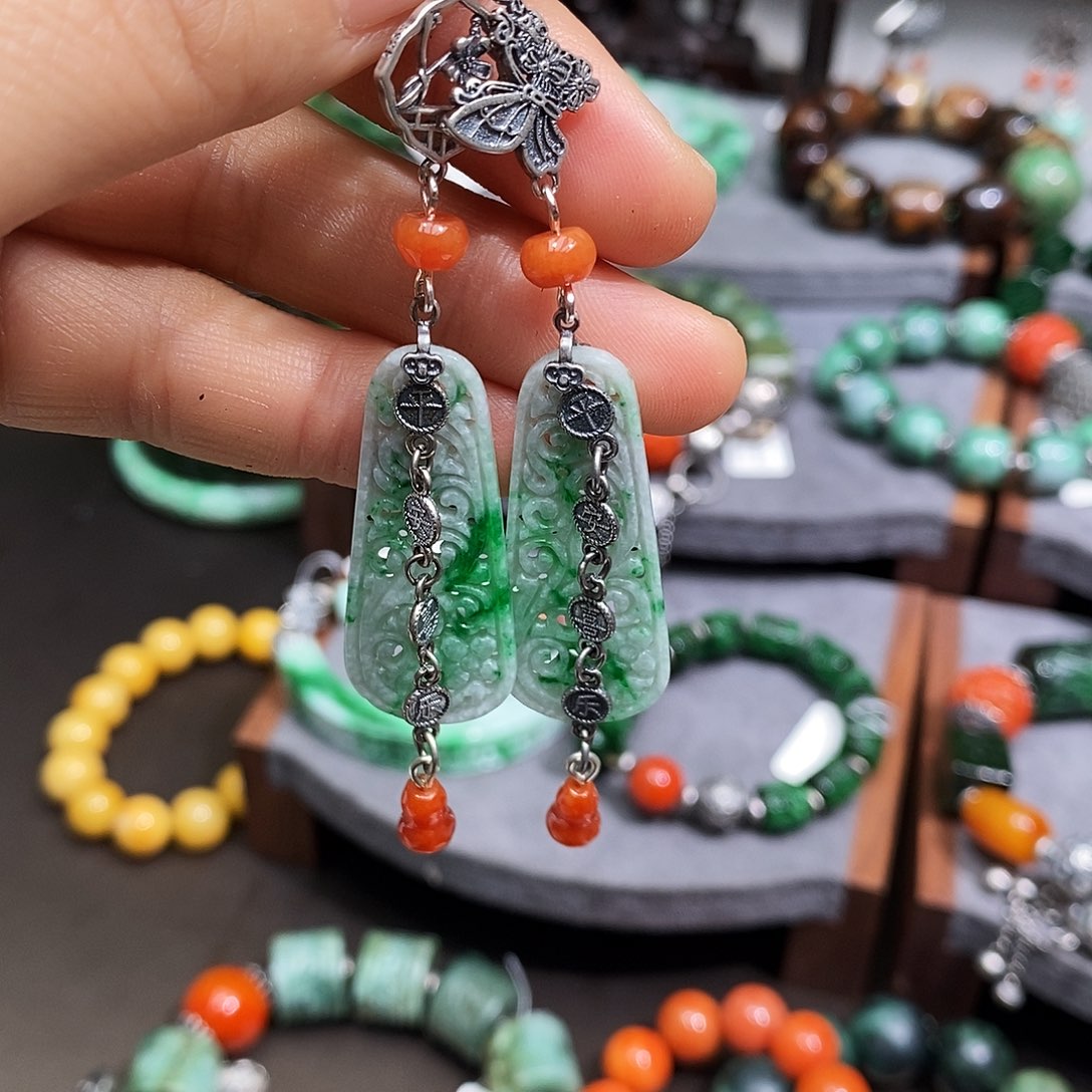 银S925镶嵌翡翠耳饰漂亮美眉