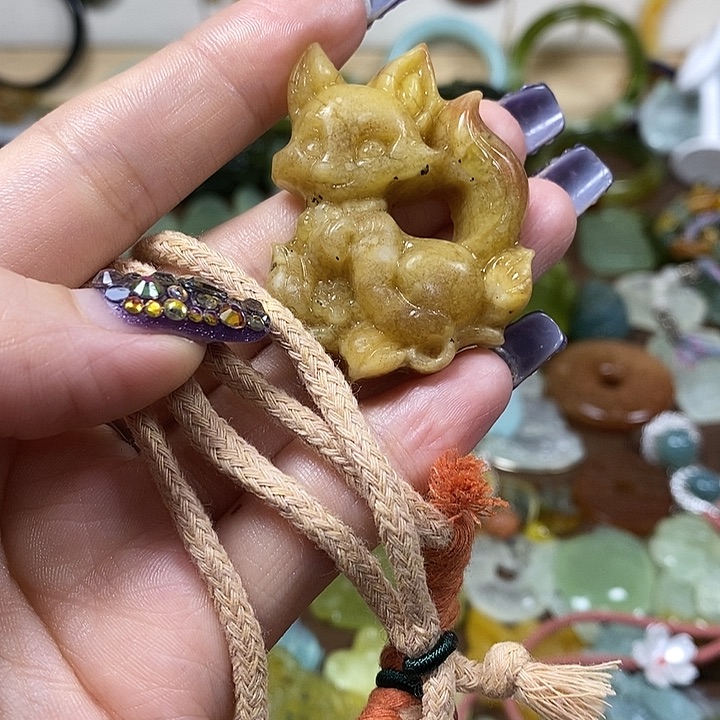 蛇纹石玉吊坠未镶嵌