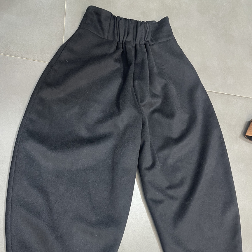 设计款羊绒绒阔腿时装裤女