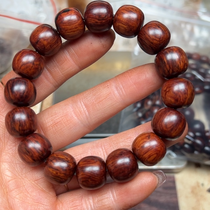 藤类海南红降1314老型红底瑕疵