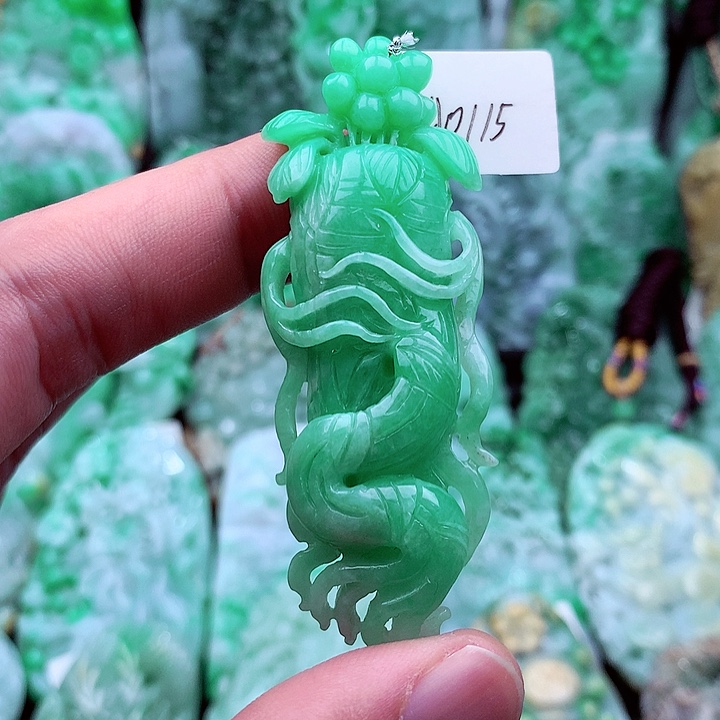 翡翠吊坠(不含链)未镶嵌