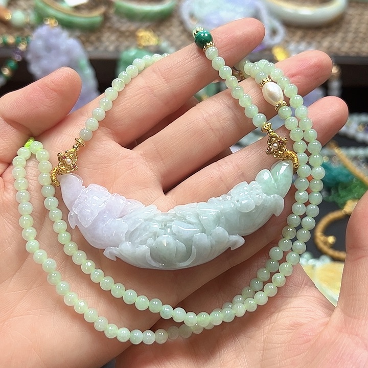 翡翠颈饰未镶嵌吊坠