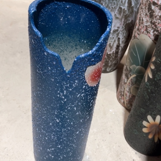 罐默认微瑕，有孔编号13-294