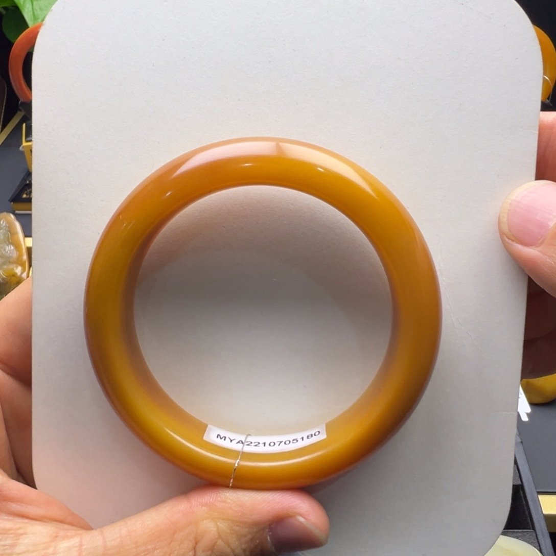 石英质玉（黄龙玉）未镶嵌手镯