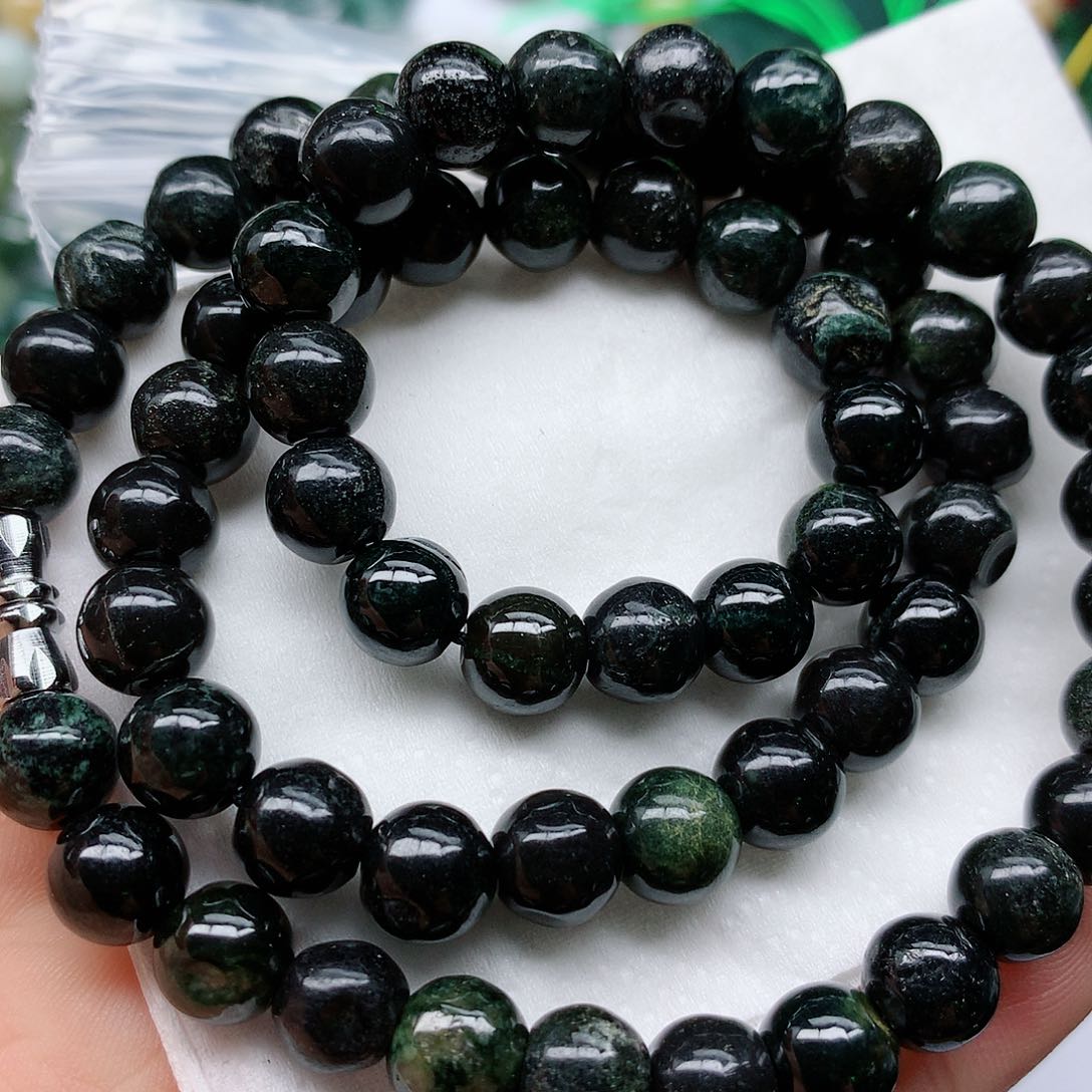 翡翠颈饰未镶嵌手串