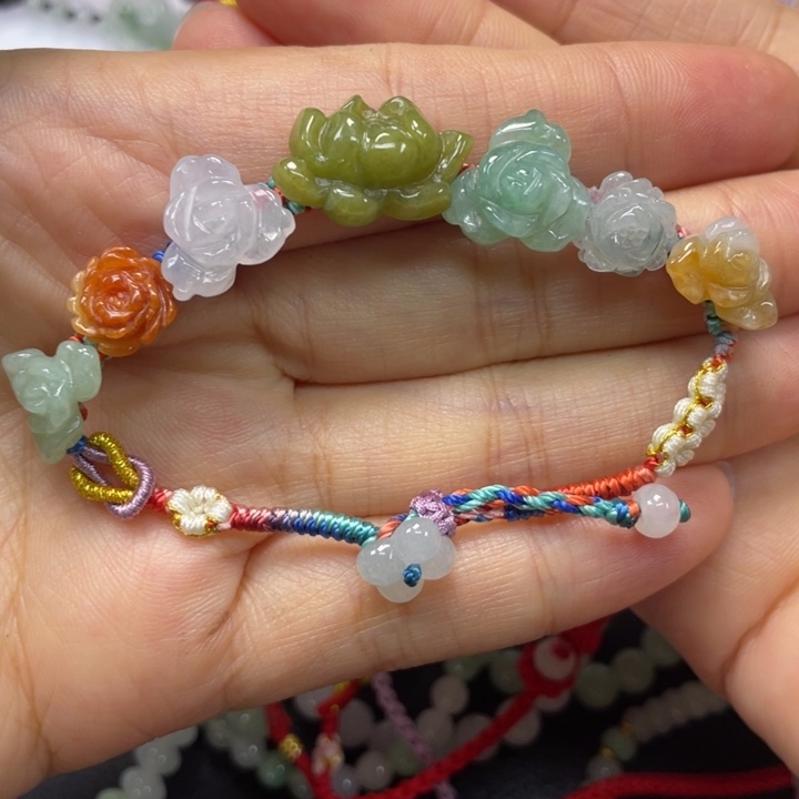 女***翡翠未镶嵌手绳89000909990899