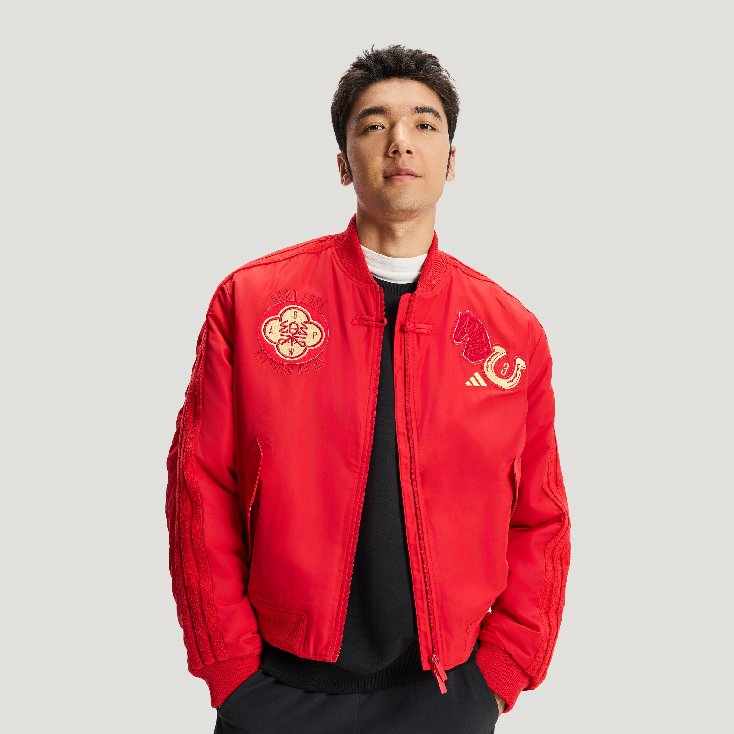 阿迪达斯马年限定梭织外套男装2026新年款本命年红运动夹克KQ5094